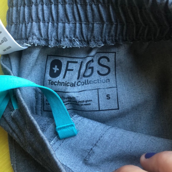 FIGs Scrubs Graphite - Picture 7 of 8